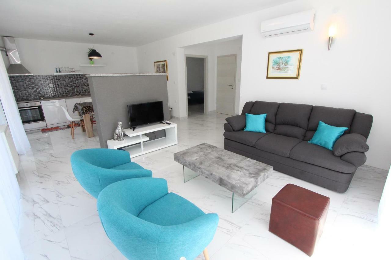 Apartment Karlo 2 روفينج المظهر الخارجي الصورة